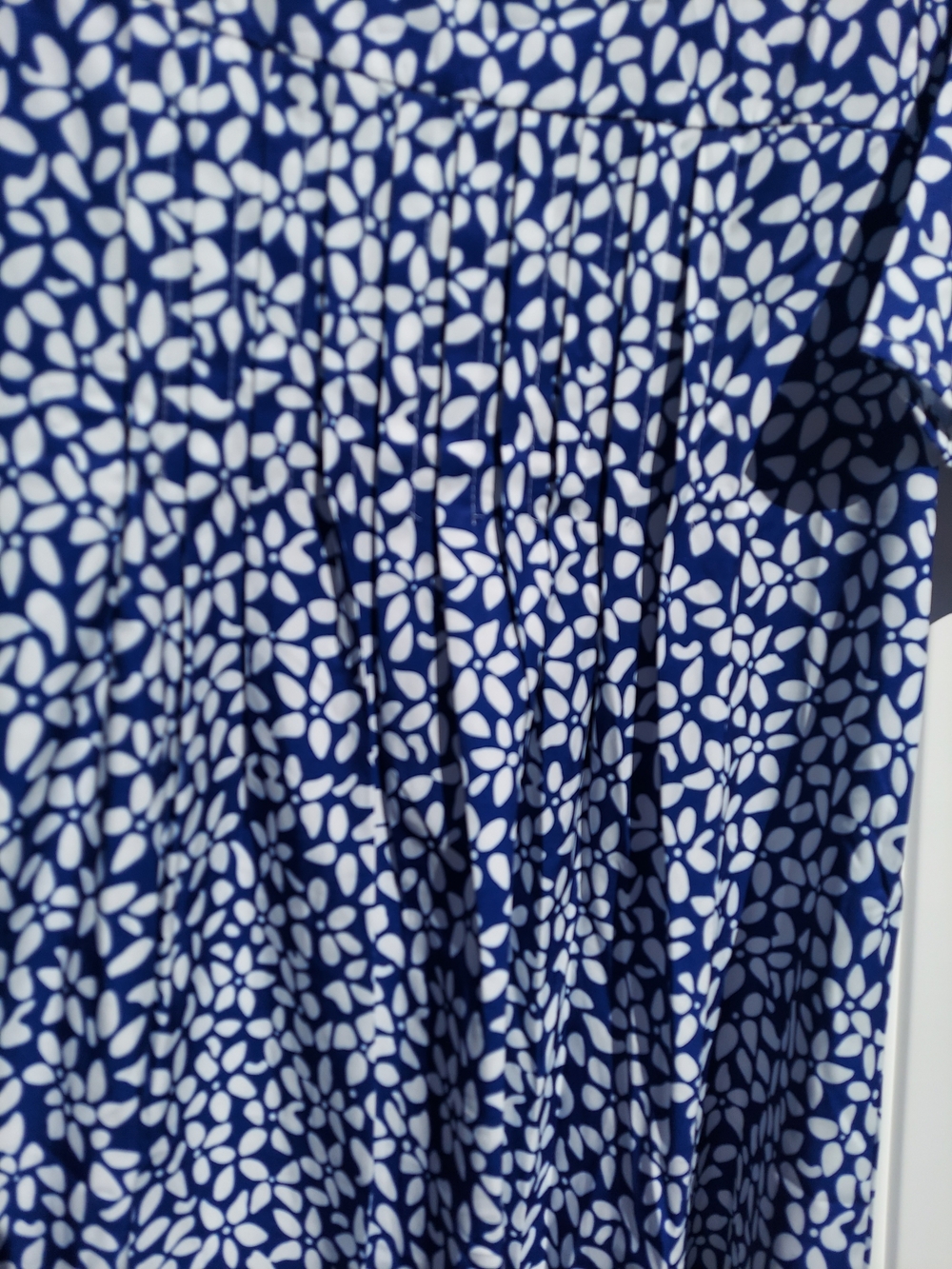Clara & Monroe Navy Blue Floral Maxi Dress Women's Size Large NWT Grandmacore - Picture 3 of 9